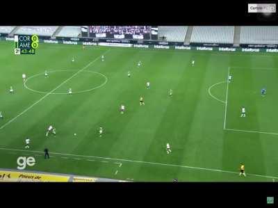 Aula de marcação do Fágner no jogo de ontem