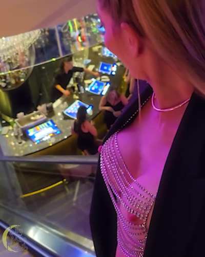 The most perfect Vegas top! [F]