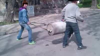 Übersreik five's got a new toy.