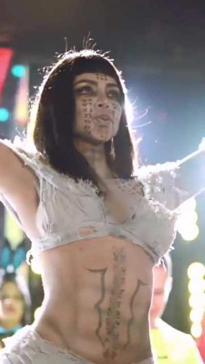 A clip from the Ahmanet cosplay By Delettra