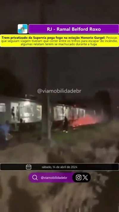 Tem privatizado pega fogo com passageiros dentro. Os passageiros pagaram 7 reais na tarifa e tiveram de sair correndo pelos trilhos.