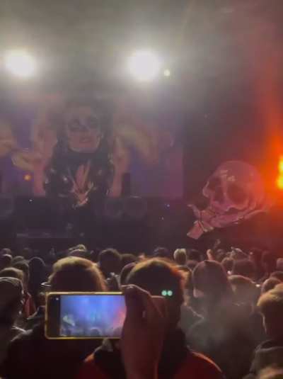 Hi, does anyone have the name of the track?