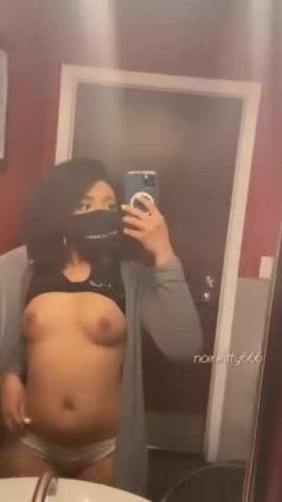 on our first date i’d let you feel me up in the restaurant bathroom