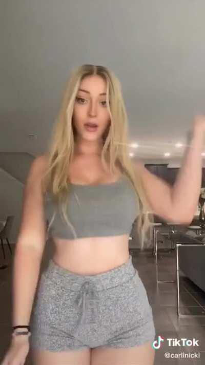 Carli's a slim thicc baby