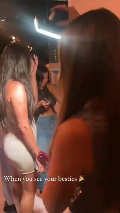 Stassie with her BFFs - Instagram (04.12.2024)