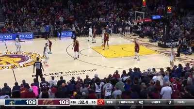 [Highlight] J.B. Bickerstaff calls timeout despite having the advantage of 5 on 4 with 0:18 seconds remaining