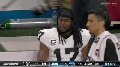 [Highlight] Adams tosses the helmet.