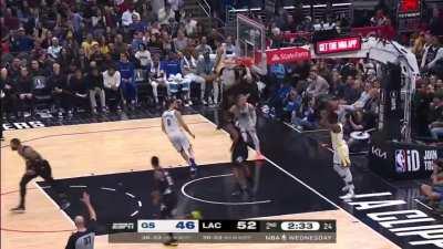 [Highlight] The 213 connection is in play as Paul George lobs it up on the fast break and Kawhi hammers it down!