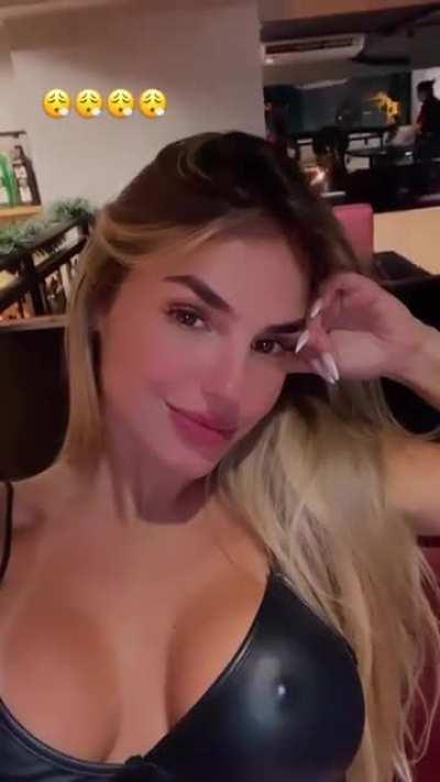 Rita (Brincado com fogo - Netflix)