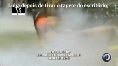 Ficou igual um beyblade rodando