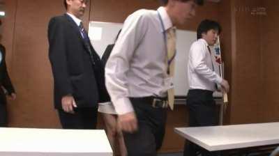 Orgasming in the conference room ... Iori Kogawa (155cm) in STAR-872