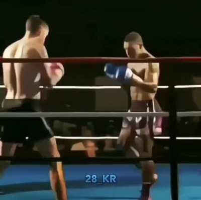 Jonathan Tuhu knocks out his opponent with a single kick