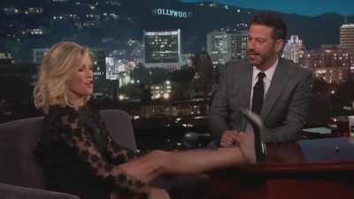 Julie Bowen: Leg Show