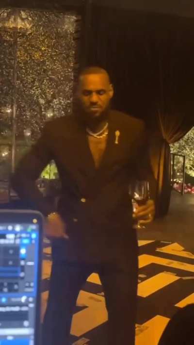 Does LeBron know the lyrics of 