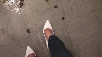 Uk lady who produced some great crush clips but again fell foul to xxxfm closing. Not seen anything from her since.