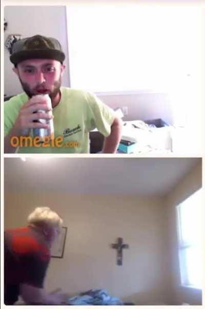 O cara virou um tomate kkkkkkkkkkkkkkkkkkkkkkkkk