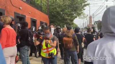 [2020][Hall Of Fame] "Fuck it up, that's what I say!" &mdash; Frustrated about the lack of murder charges brought against the Kentucky cops responsible for the death of Breonna Taylor, hundreds of leftist/liberal Black Lives Matter activists go on rampage throu