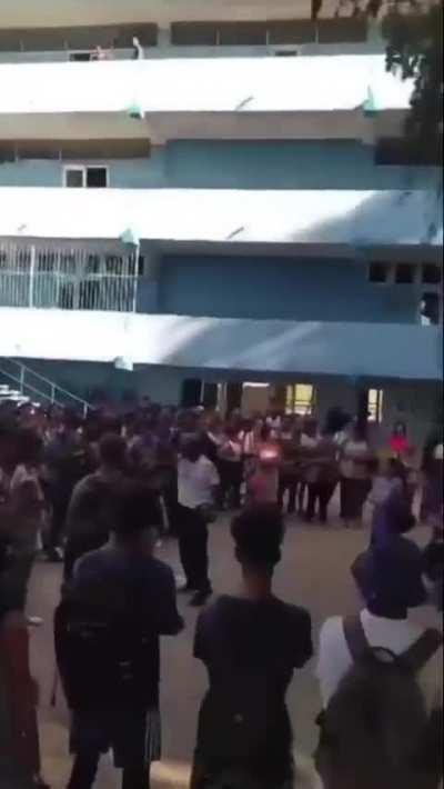 This happened yesterday in a University in Cuba,this is 