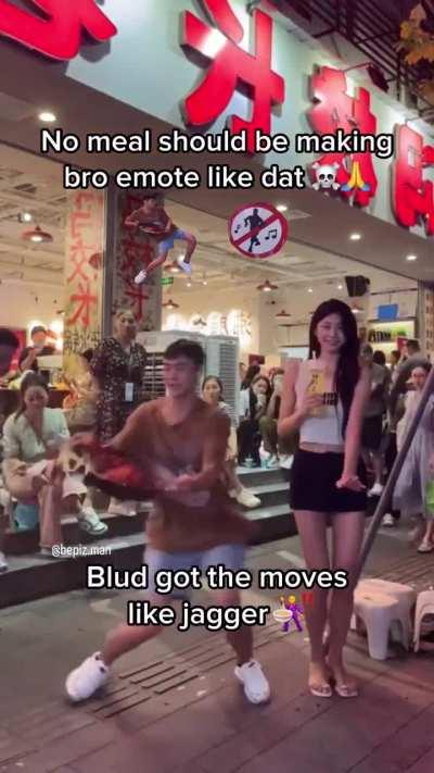 Drake the type to start moving like this when he has a good meal