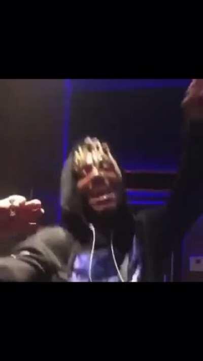 can we just appreciate one of the craziest juice freestyles to exist?