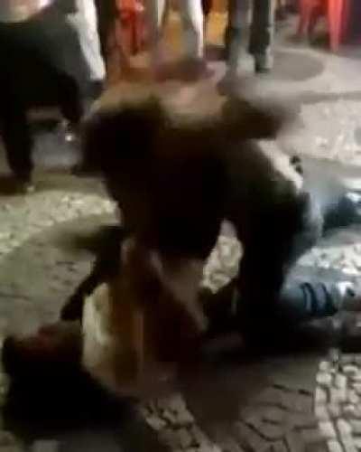 Triangle choke in a street fight
