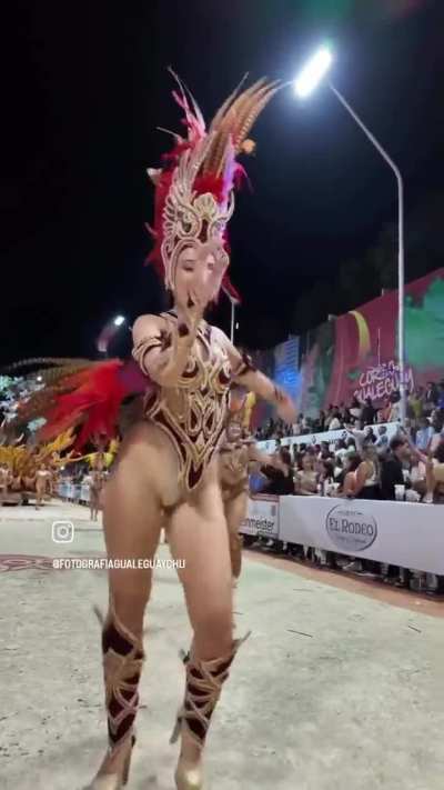 Arrancó el carnaval de Gualeguaychú y te lo muestro: