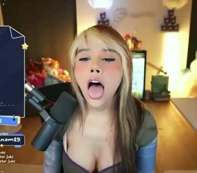 Neekolul wants it on her face