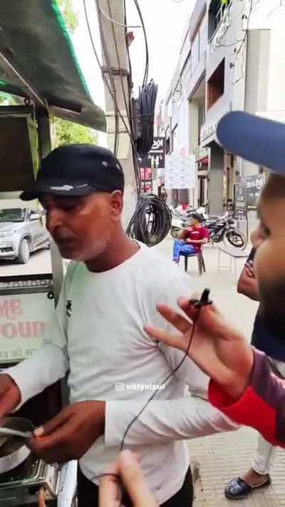 Food vlogging went wrong