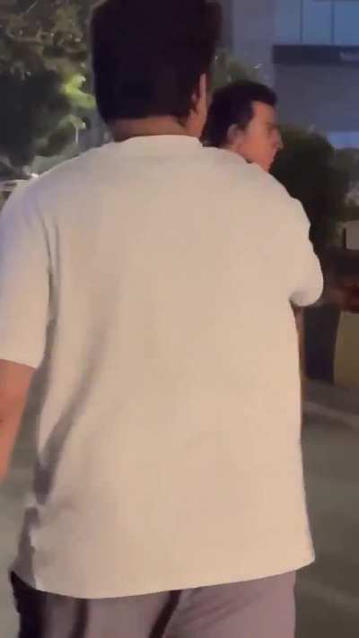 Drunk law student kills woman, her child & injures seven others, late night in Vadodara, Gujarat. Starts shouting, 