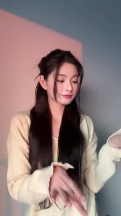 251210 Yiren Illit - Not cute anymore challenge