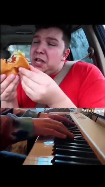 😭😭😭papá is chicken sandwich😭😭😭