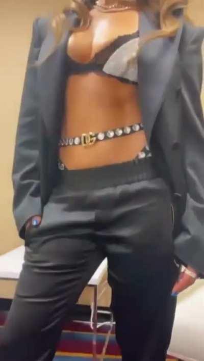 Jennifer’s outfit at the Rock and Roll Hall of Fame | IG October 2021