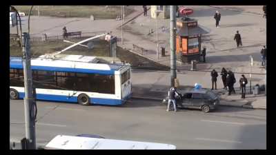 2 Idiots vs Bus.