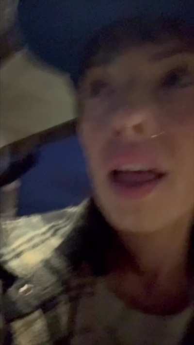 Cum walk on the fishing dock, I said good morning to some fishermen!