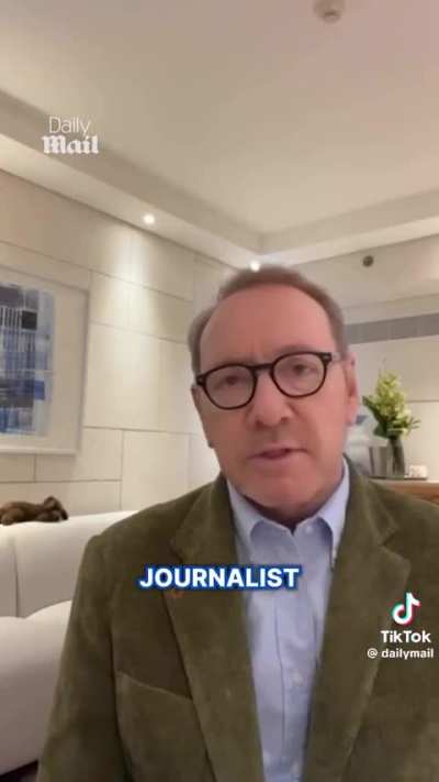 Kevin Spacey Sets Record Straight On Homeless Rumors