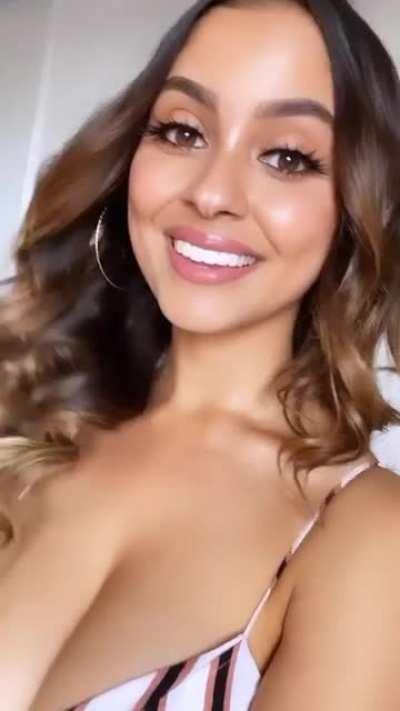 Tits, smile, time to jerk