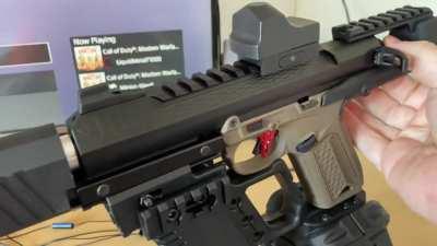 Bit of a reprise from yesterday.. i found a riser than holds the front grip quite nicely.