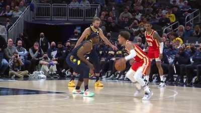 [Highlight] Trae Young puts Kelan Martin on skates for the easy 2