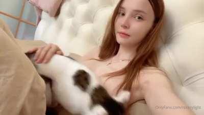 Не трогай меня, ты не дельфин!