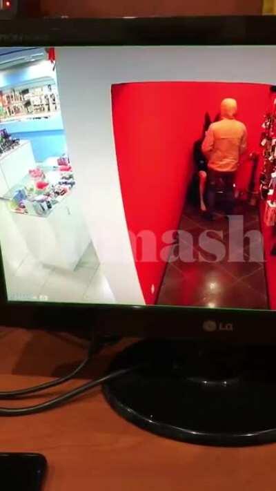 Пришел, увидел, подрочил.