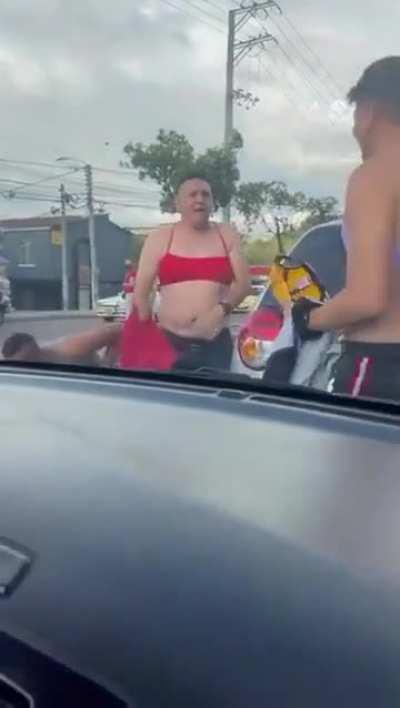 That’s one way to de-escalate fight