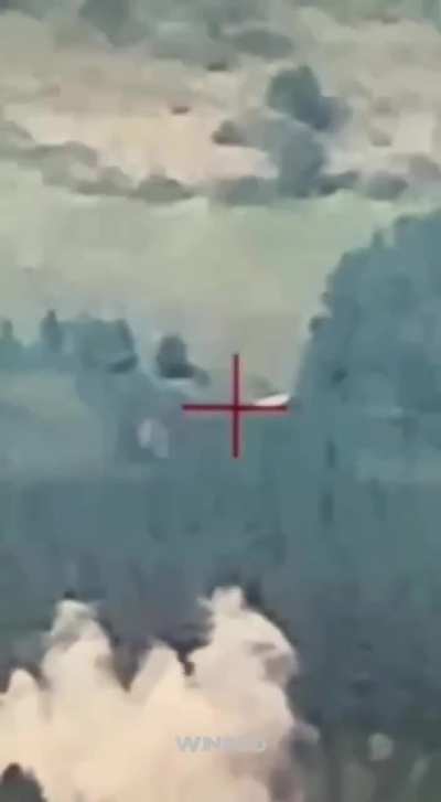 Cockpit footage of a Ukrainian Air Force Su-27 Flanker launching a salvo of four US-supplied GBU-39 SDB glide bombs at a Russian target. The Ukrainian Flanker tosses the glide bombs while in a 60+ degree climb.