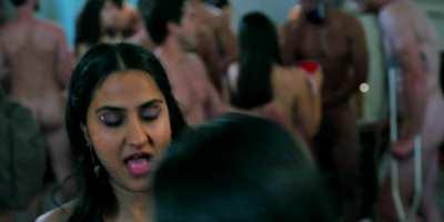 [Topless] Nili Rain Segal (Breasts), Uncredited Blonde (Breasts) & Nude Extras in The Sex Lives of College Girls [S1E2-2021]