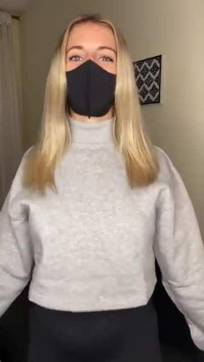 Perky petite here 🙈, Hi boys happy Friday !! 🥰 OC