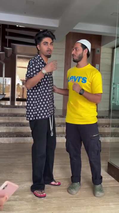 ALBUM nhi aara, par mai sabko ATTITUDE dikhara