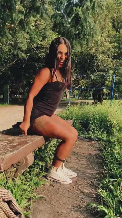 Can you throat my dick in public for our first date ? 