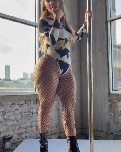 Those cheeks got a mind of their own cuz 🥴🤦🏾‍♂️😍😅🍑