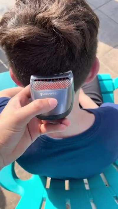 Making your friend have a bad hair day