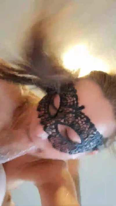 He flipped me upside down so i can swollow his thick cock 😈[OC]