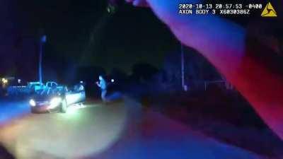 Choking man honks his horn while pulling up to a traffic stop, and a Hillsborough County Sheriff performs the Heimlich maneuver on him [USA]